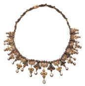 A MAGNIFICENT EDWARDIAN GOLD AND GEMSTONE NECKLACE; A SO-CALLED SUFFRAGETTE NECKLACE