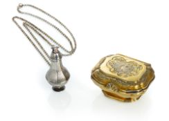 Vermeil-Gewürzdöschen und Duft-Fläschchen
