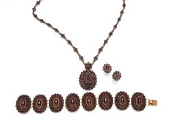 Vierteiliges Granat-Set