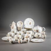 A MIXED LOT OF FLORAL PAINTED PORCELAIN
