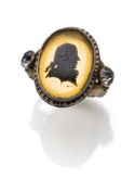Ring mit Eglomisé