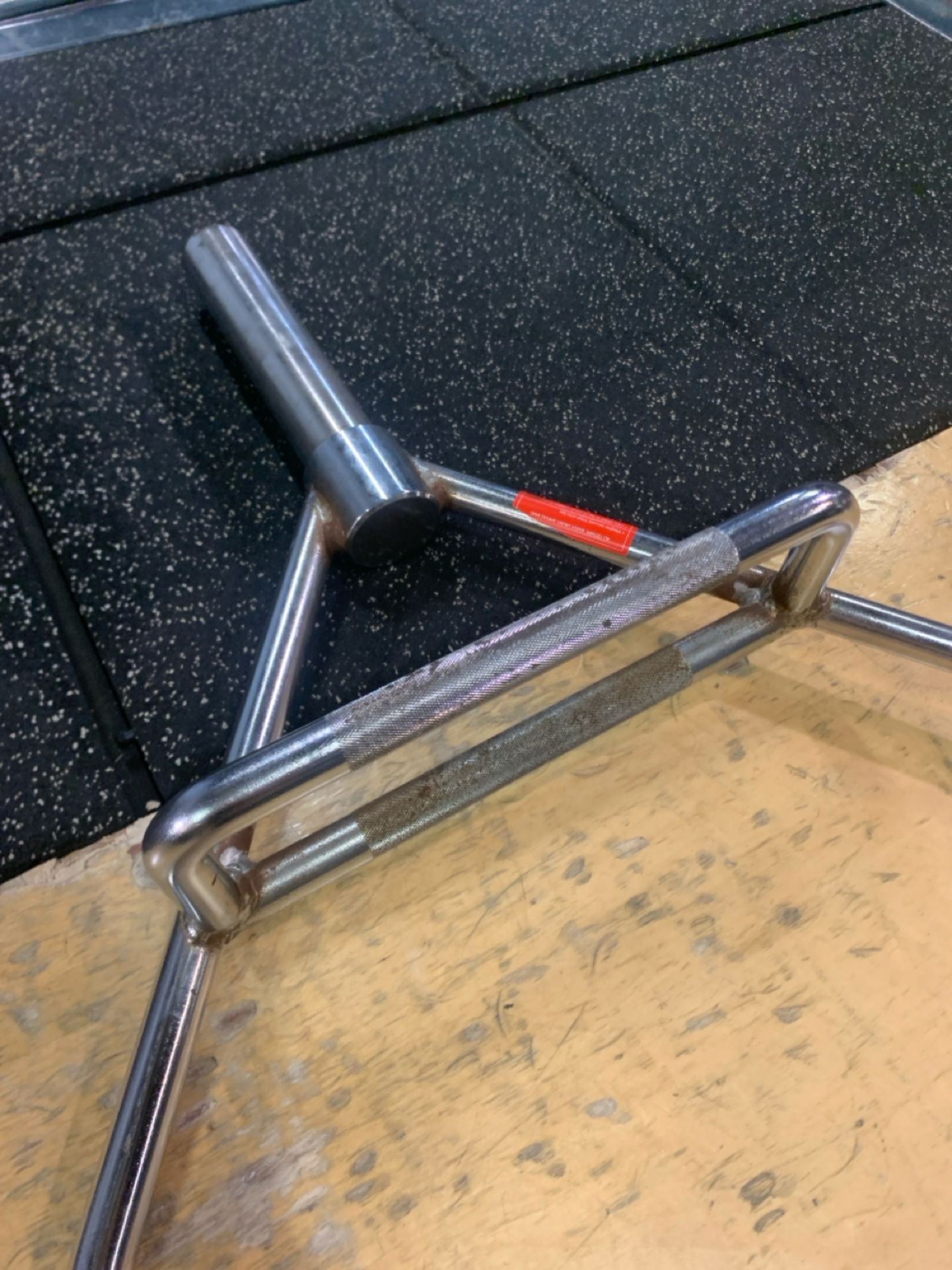 Wolversons Closed Trap Bar - Image 4 of 4