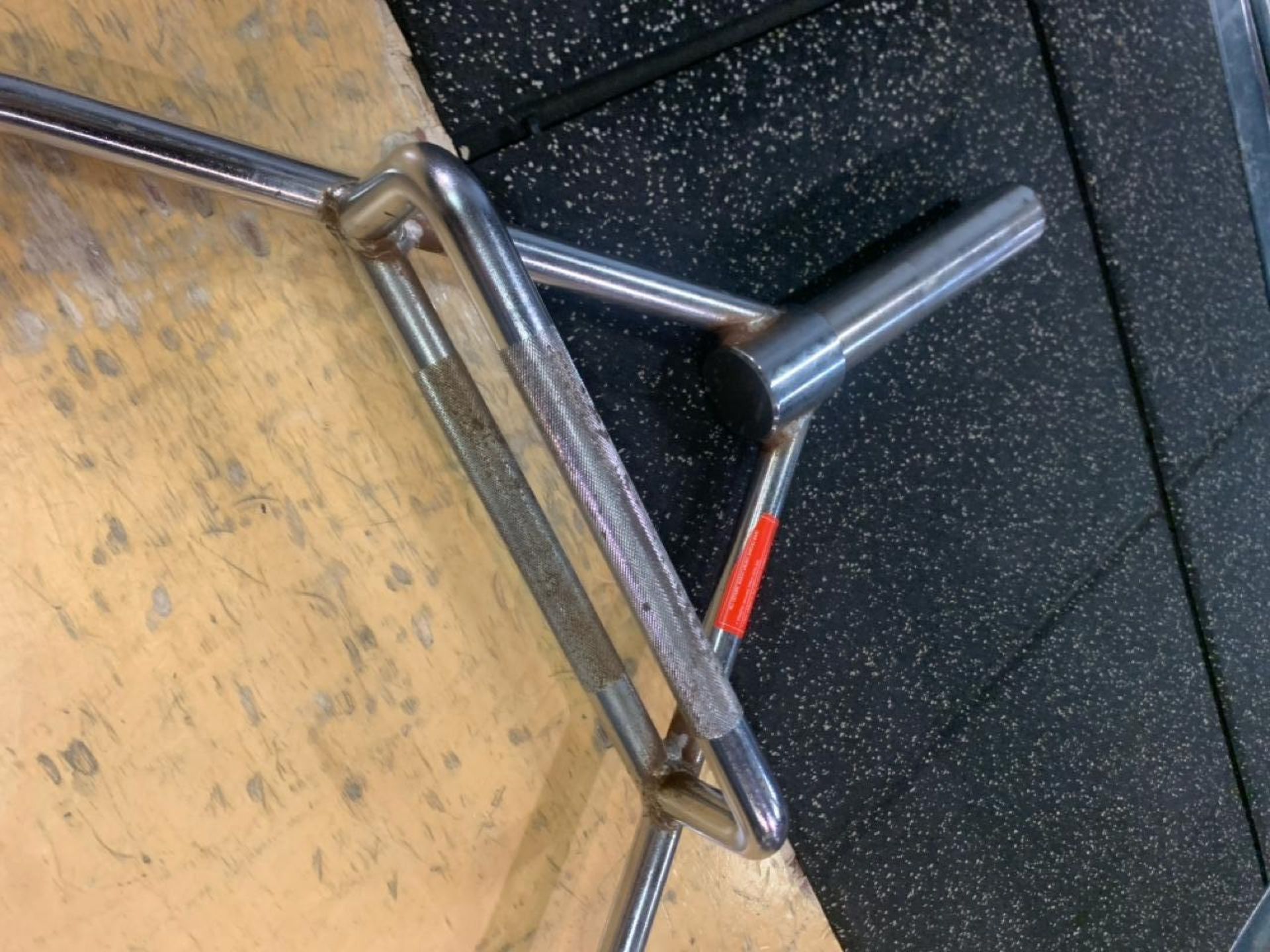 Wolversons Closed Trap Bar - Image 4 of 4