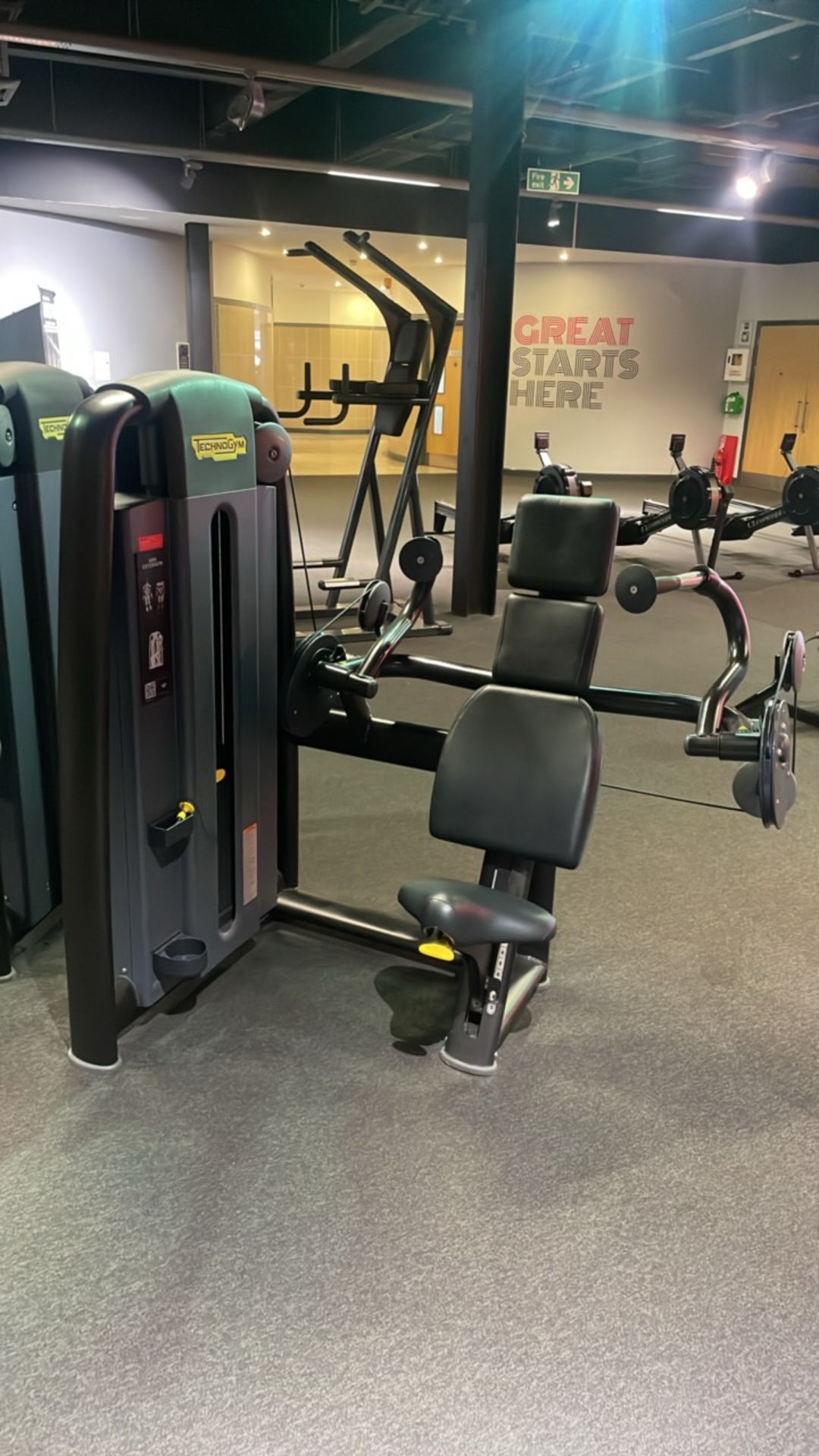 Technogym 900 Arm Extension - Image 2 of 7
