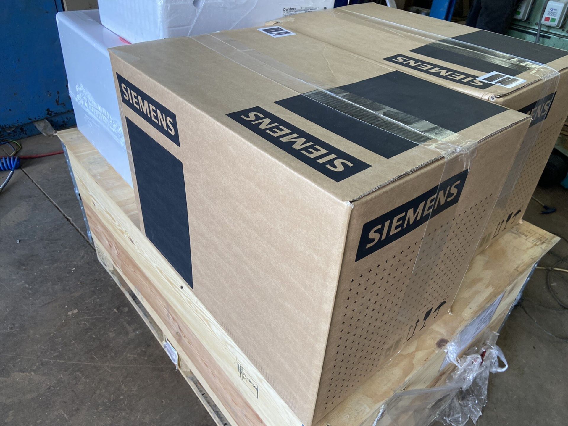 Siemens 6SL3210-1PE24-5ALO Inverter Drive, New, Unused, 22kW - Image 4 of 4