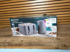 Daewoo 1.7l Kettle 4 Slice Toaster Blue
