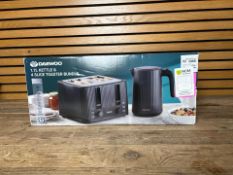 Daewoo 1.7l Kettle & 4 Slice Toaster Black