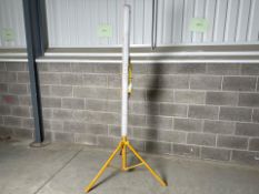 5FT LED Retractable Leg Plasterers Light - THX18106 - No reserve