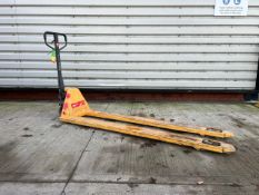 Manual Pallet Truck 2000kgTHX16364 - No Reserve