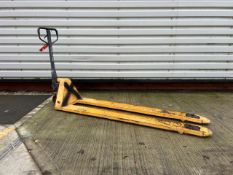 Manual Pallet Truck - 2000Kg - 2M. S/N: J22082934-1/070-THX15332 - No Reserve