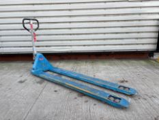 Manual Pallet Truck - 2000Kg - 2M. S/N: 2545601561-THX13219 - No reserve