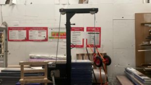 Hoist 200kg Lift - No Reserve