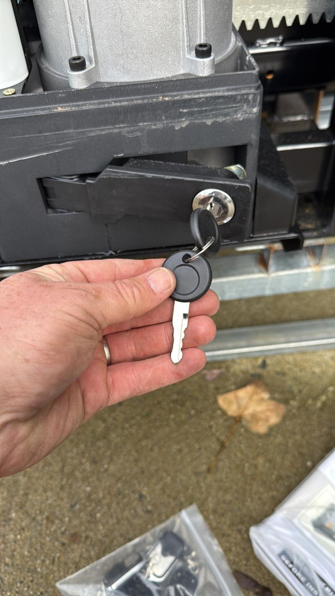 Unused 13ft Electric Sliding Cantilever Gates, Composite Finish (COFFEE) with Motor and Remotes - Image 2 of 13