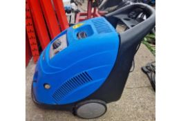 Eagle 1595HA jet wash hot and cold   date of manufacture 18/9/2006 3 bar max three pin plug elect