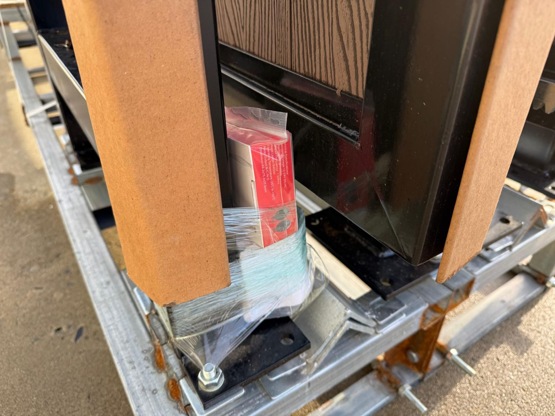 Unused 13ft Electric Sliding Cantilever Gates, Composite Finish (COFFEE) with Motor and Remotes - Image 8 of 13
