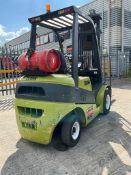 2007 Clark C25L Gas Forklift, 2.5 Tonne Lift, 3.7m Dual Mast With Side Shift, 3500 Hours solid