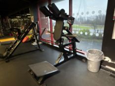 Plate Loaded Hack Squat / Squat Machine