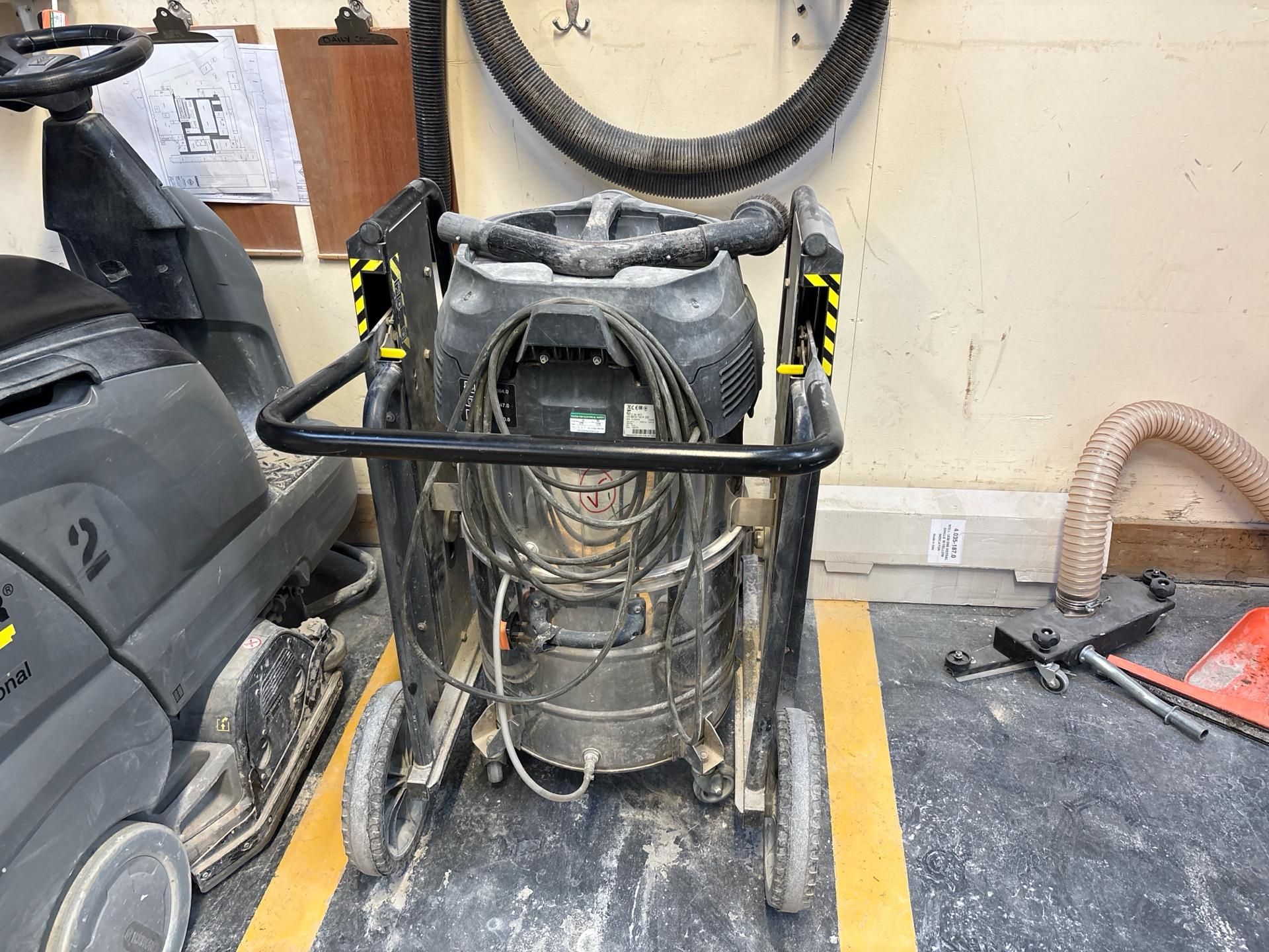 Karcher Industrial Vacuum - Image 2 of 9