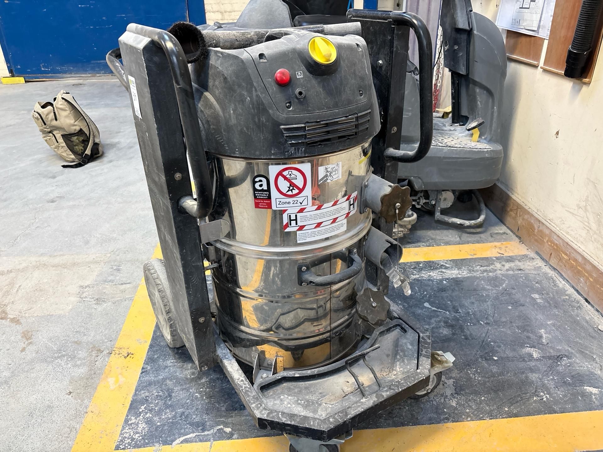Karcher Industrial Vacuum - Image 5 of 9