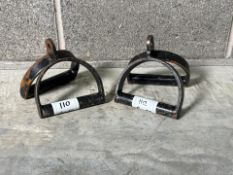Pair Of V-Handle Grips With Attachment Loops - No Reserve