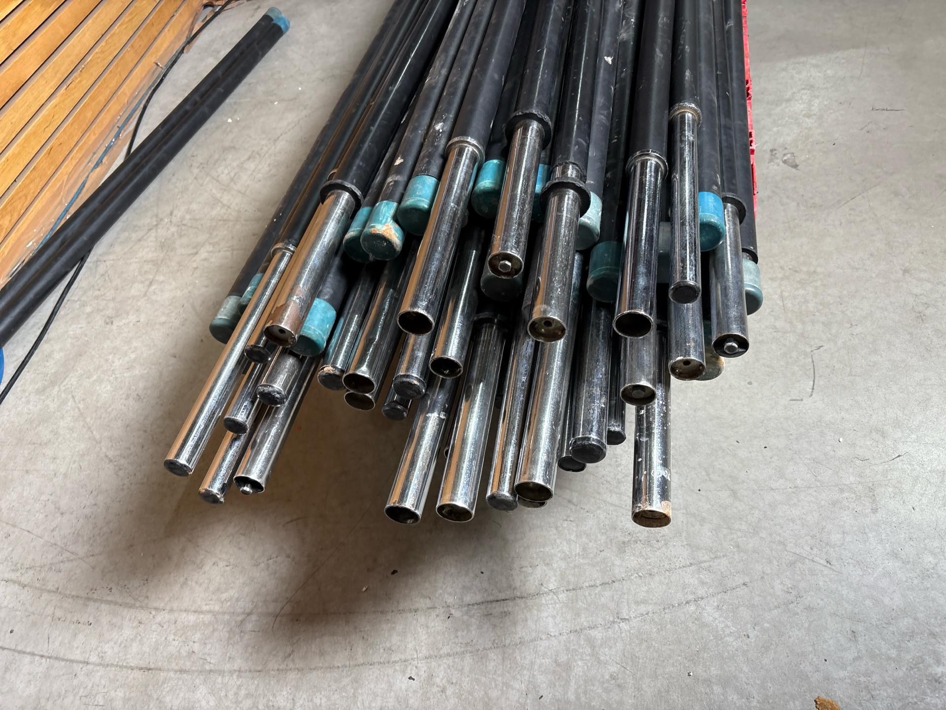 Studio Barbell & Plate Set - No Reserve - Image 3 of 11