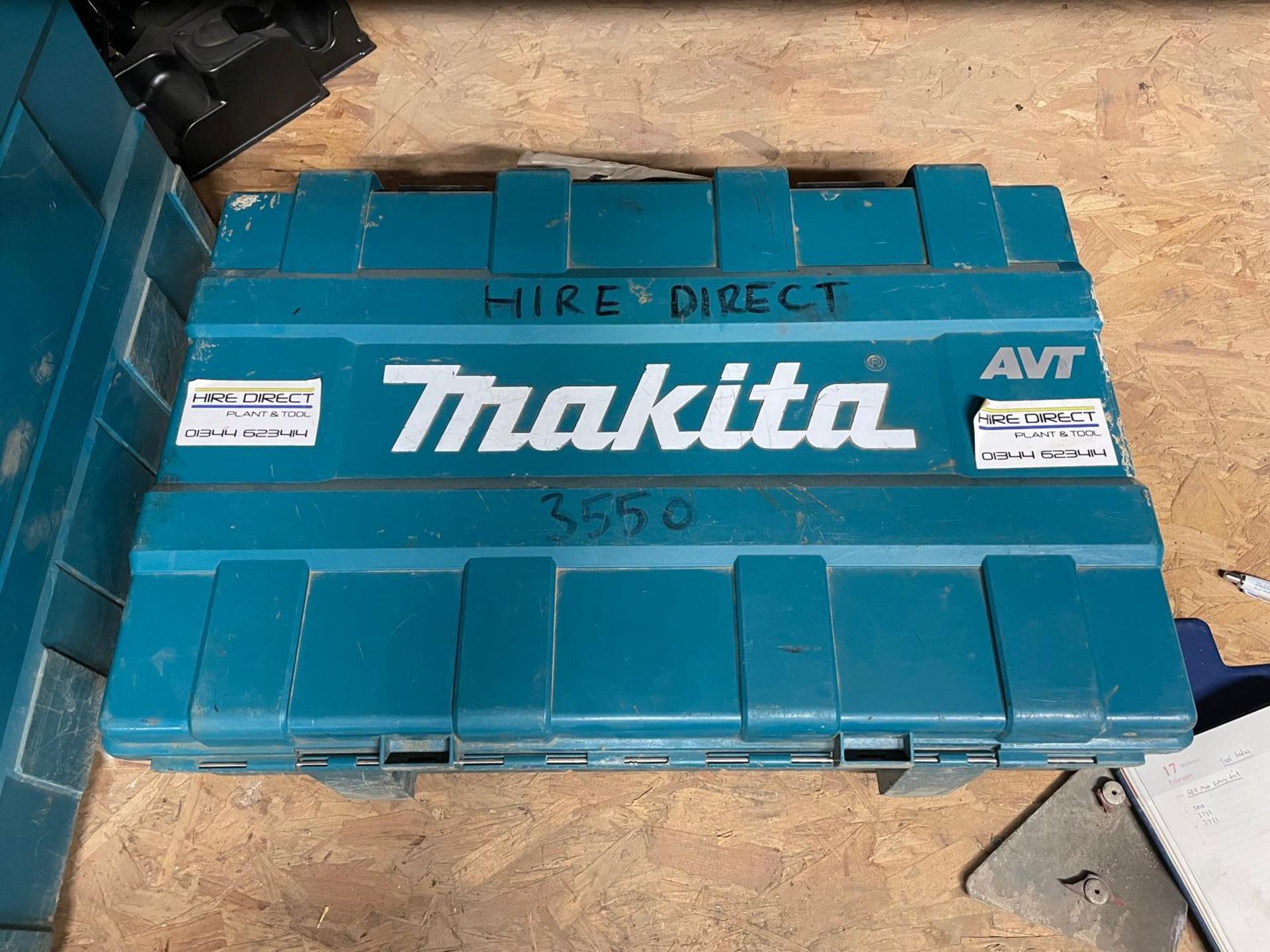 NO RESERVE - MAKITA 110V SDS MAX COMBI DRILL HR4001C Not tested SN - 3550 Location - Berkshire SL - Image 3 of 6