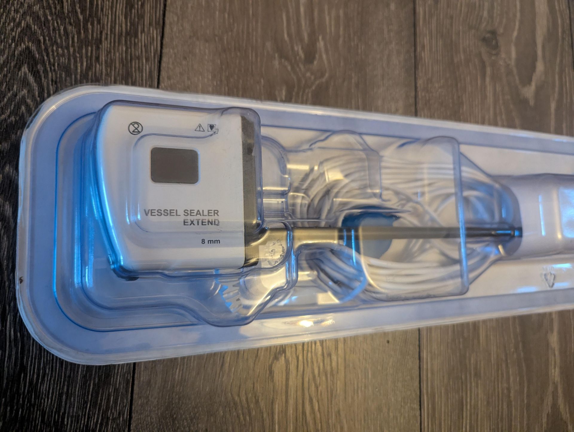 3 x INTUITIVE Da Vinci X/Xi Vessel Sealer Extend 8mm, New & Sealed - Image 2 of 4