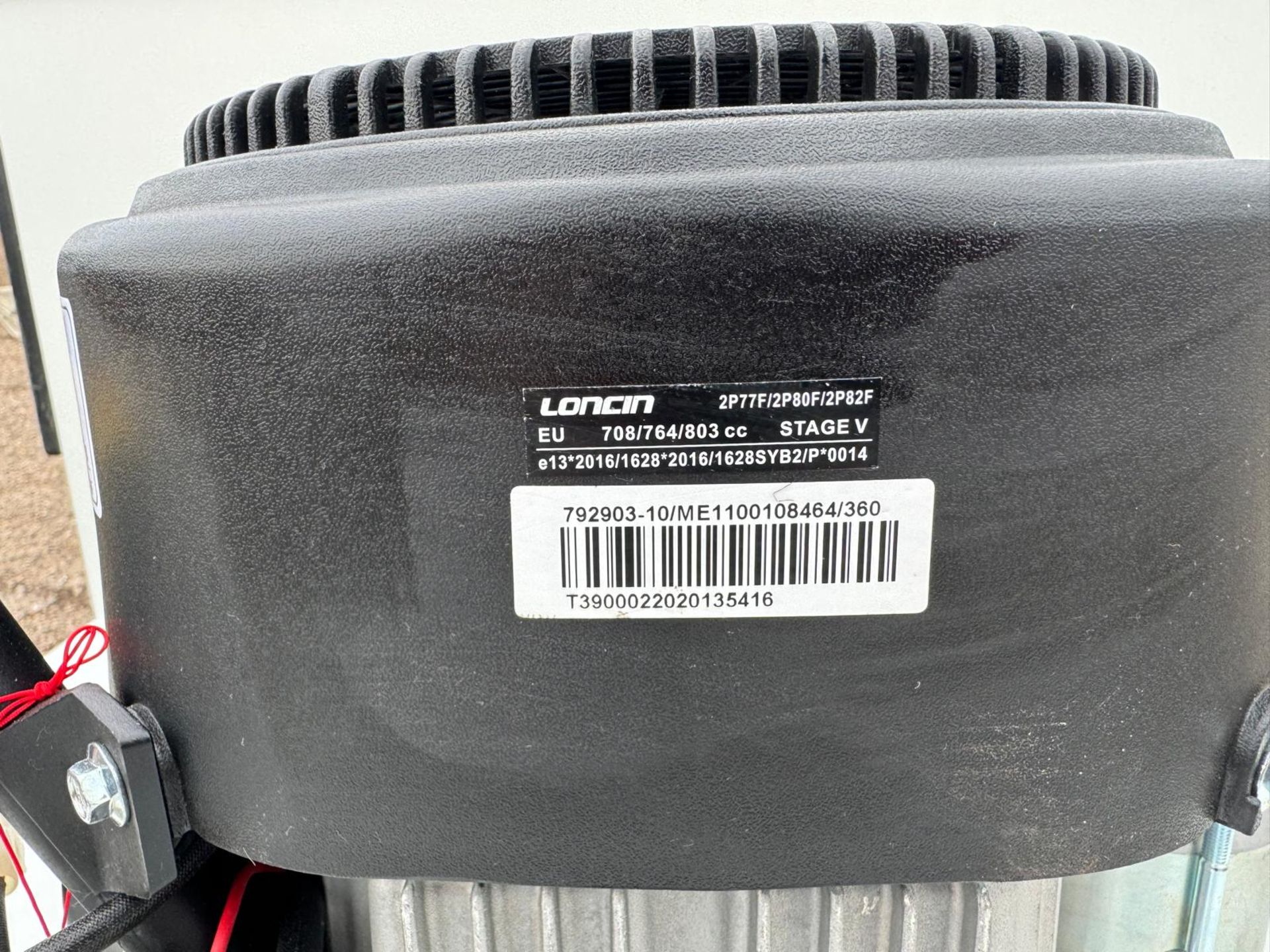 New Loncin Lawnmower Engine No Reserve LC2P80F, 764cc, 19.3hp, vertical shaft, 4 stroke, OHV, air - Image 2 of 4