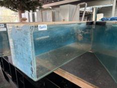Glass Fish Tank - No Reserve