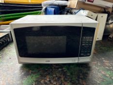 Silver Logik Microwave - No Reserve