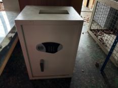 White Metal Safe - No Reserve