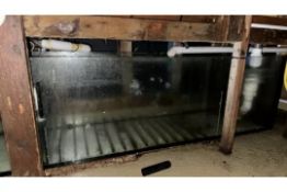** NO RESERVE ** Glass Fish Tank