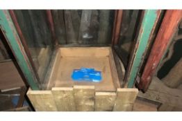 ** NO RESERVE ** Display Animal Enclosure