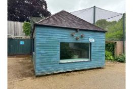 ** NO RESERVE ** Wooden Hatching Hut