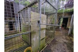 ** NO RESERVE ** Lion Enclosure Cage
