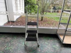 White Metal Steps With Wheels - No Reserve