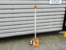 Defender Uplight - THX26833