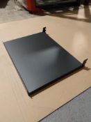 Lipped Shelf (600) - 32mm Pitch