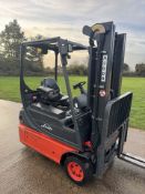 2006 Linde 1.4 Tonne Electric Forklift, Container Spec, 5930 Hours Complete with Charger
