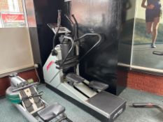 Life Fitness 9500HR Cross Trainer