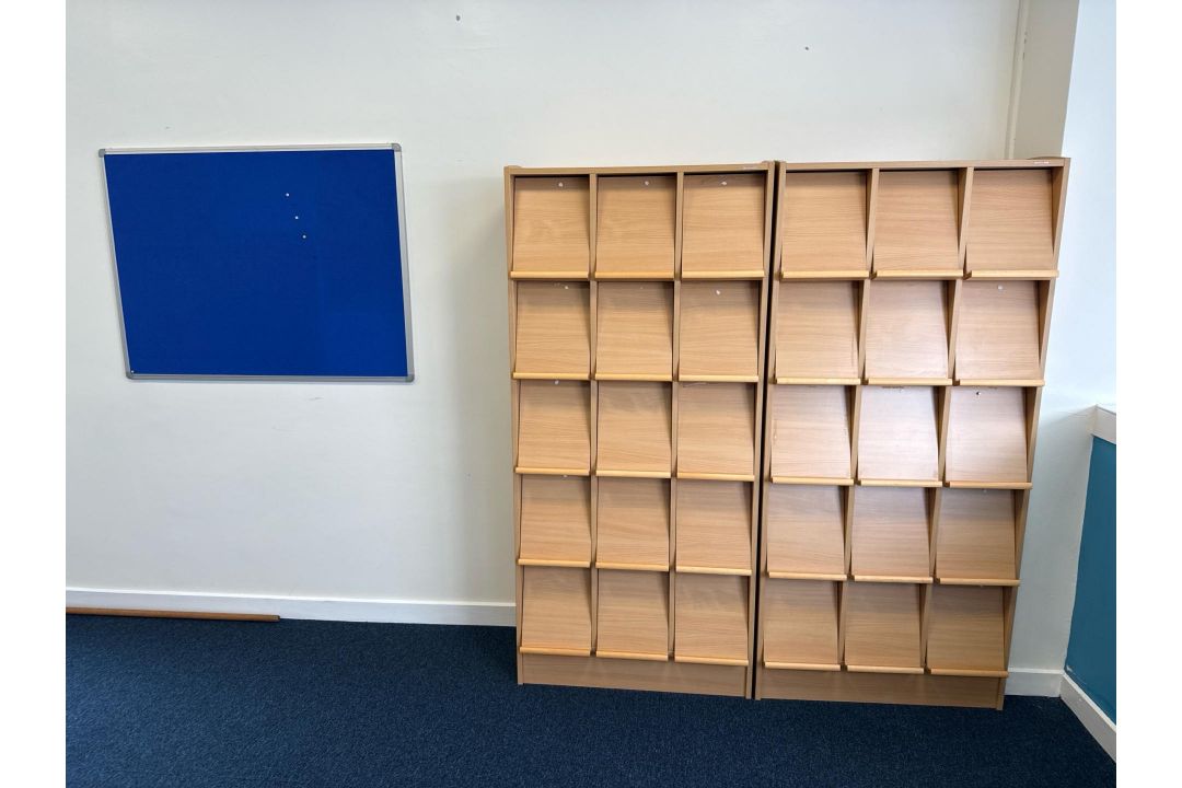 Contents of Classroom - Image 1 of 14