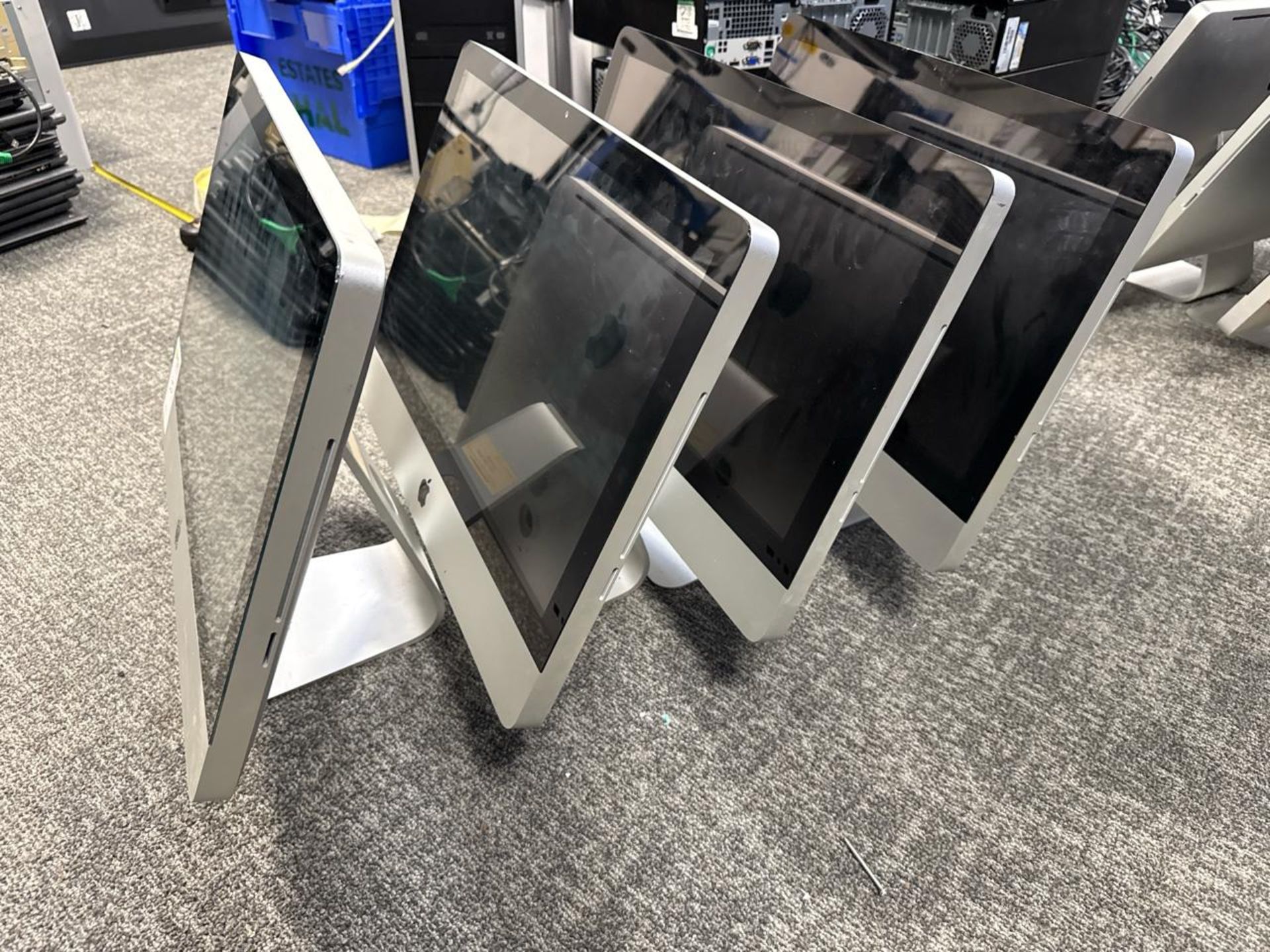 Apple iMacs 21.5 Inch x 4 - Image 7 of 10