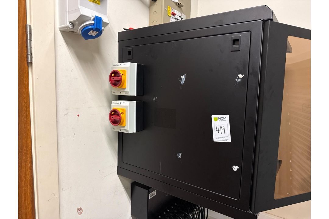 Wall Mounted Server Cabinet - Image 3 of 4