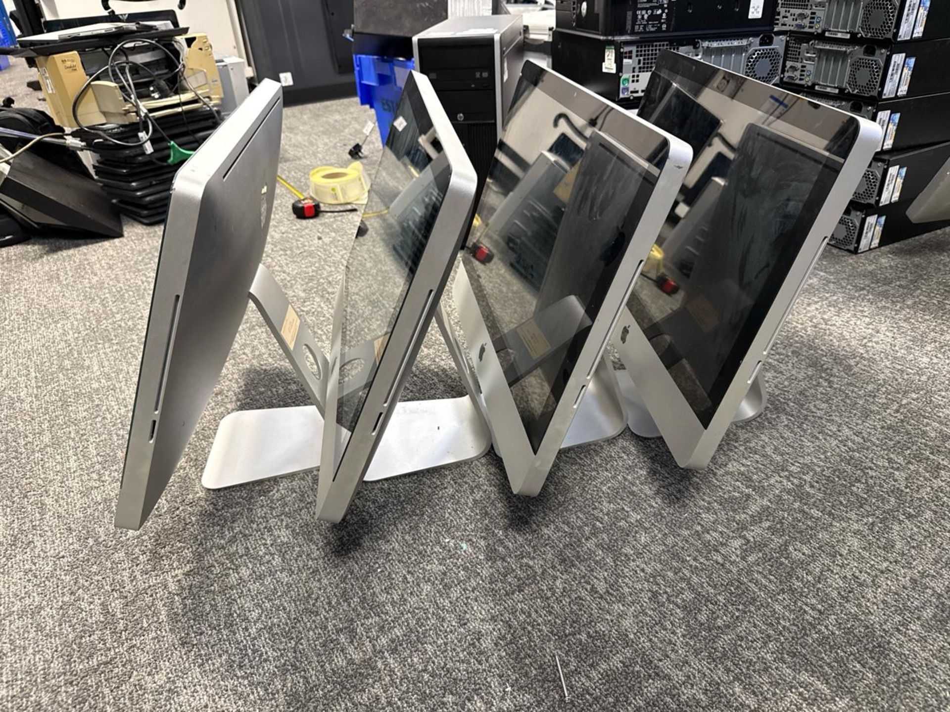 Apple iMacs 21.5 Inch x 4 - Image 9 of 10