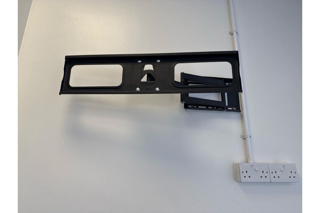 Contents of Classroom - Image 9 of 14
