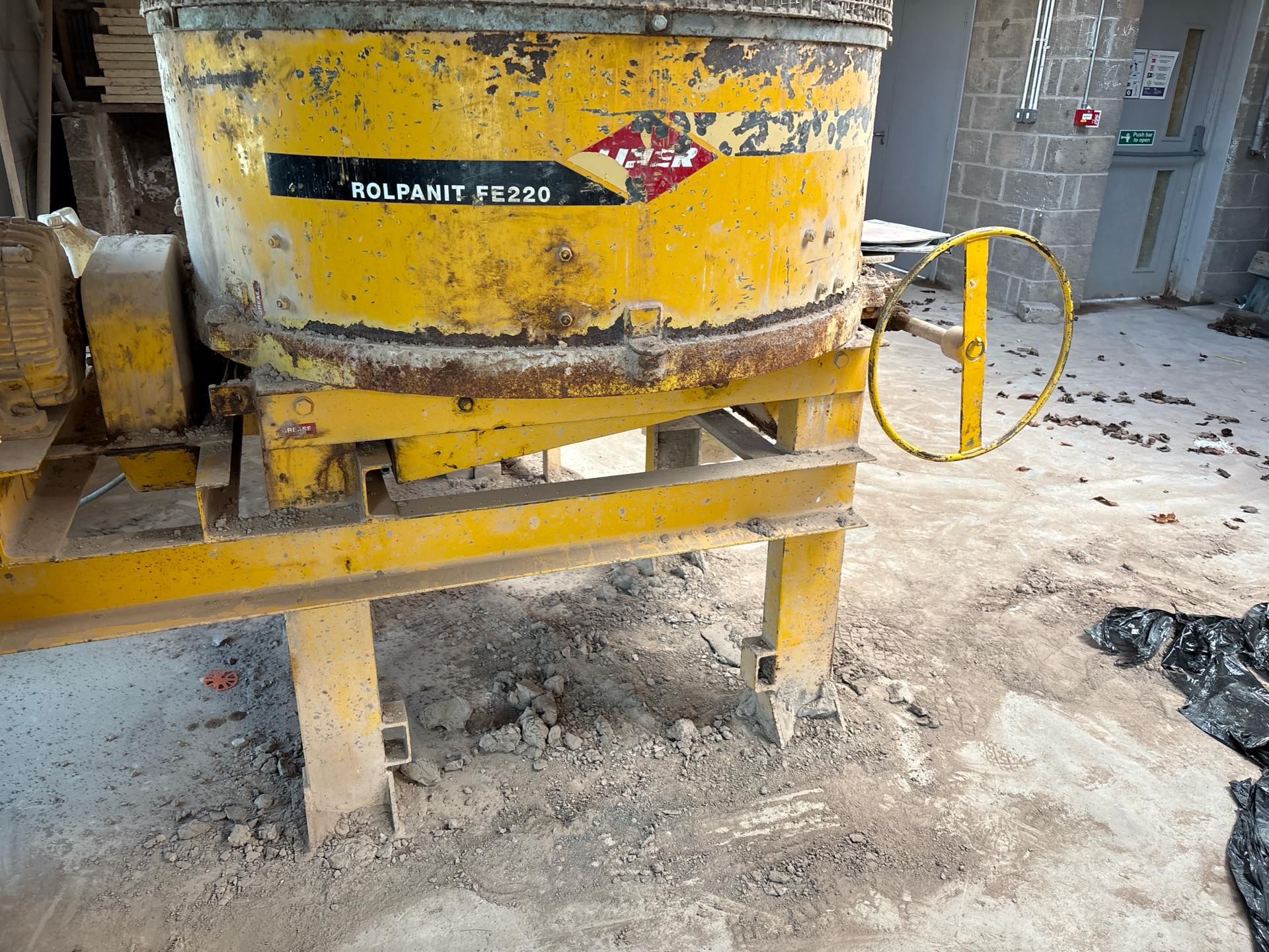 Liner Rolpanit FE220 Pan Mixer With Loadveyor - Image 6 of 19