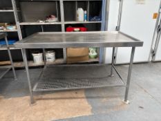 Stainless Steel Table With Drain