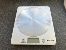 Salter Weighing Scale