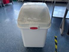 Rubbermaid Plastic Flour Trolley