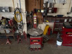 Unite U-200 Tyre Changing Machine